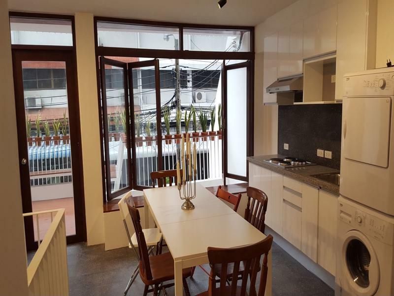Haus Sathorn 21 Bed And Breakfast Bangkok Exterior photo
