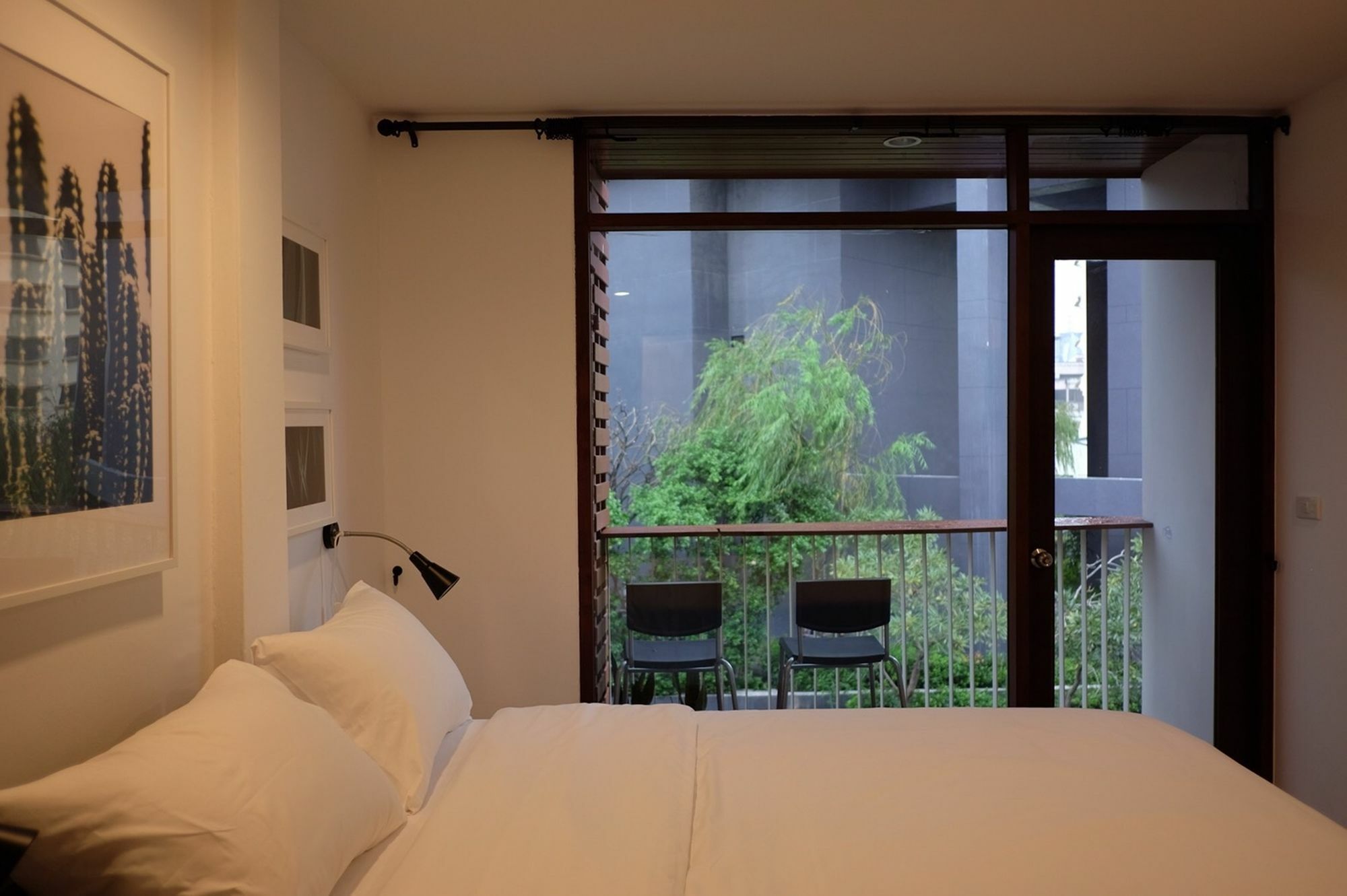 Haus Sathorn 21 Bed And Breakfast Bangkok Exterior photo