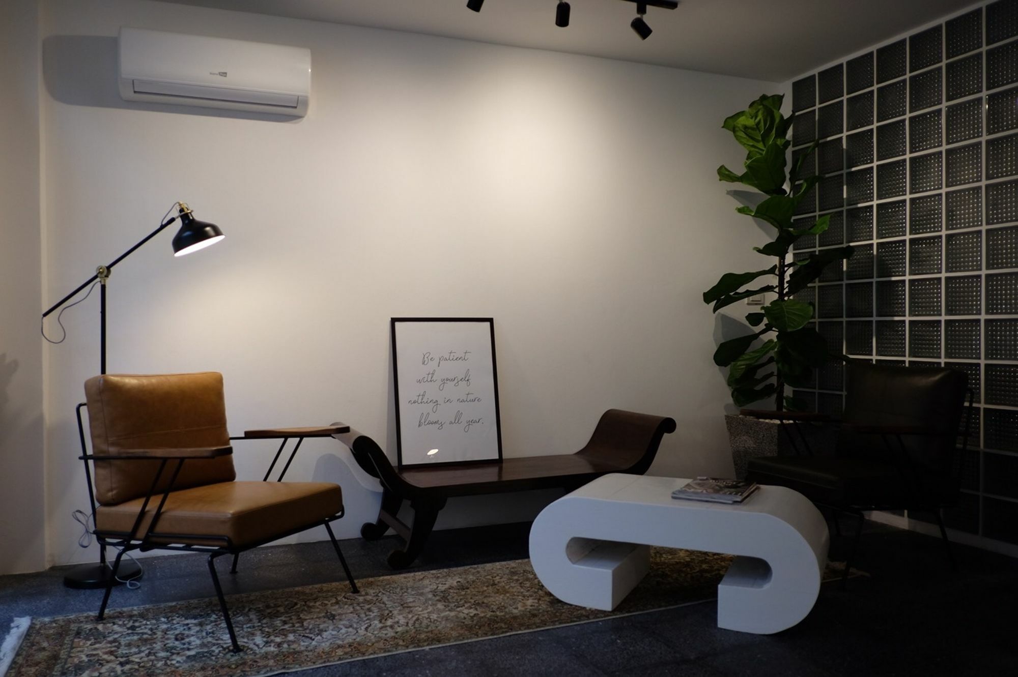 Haus Sathorn 21 Bed And Breakfast Bangkok Exterior photo
